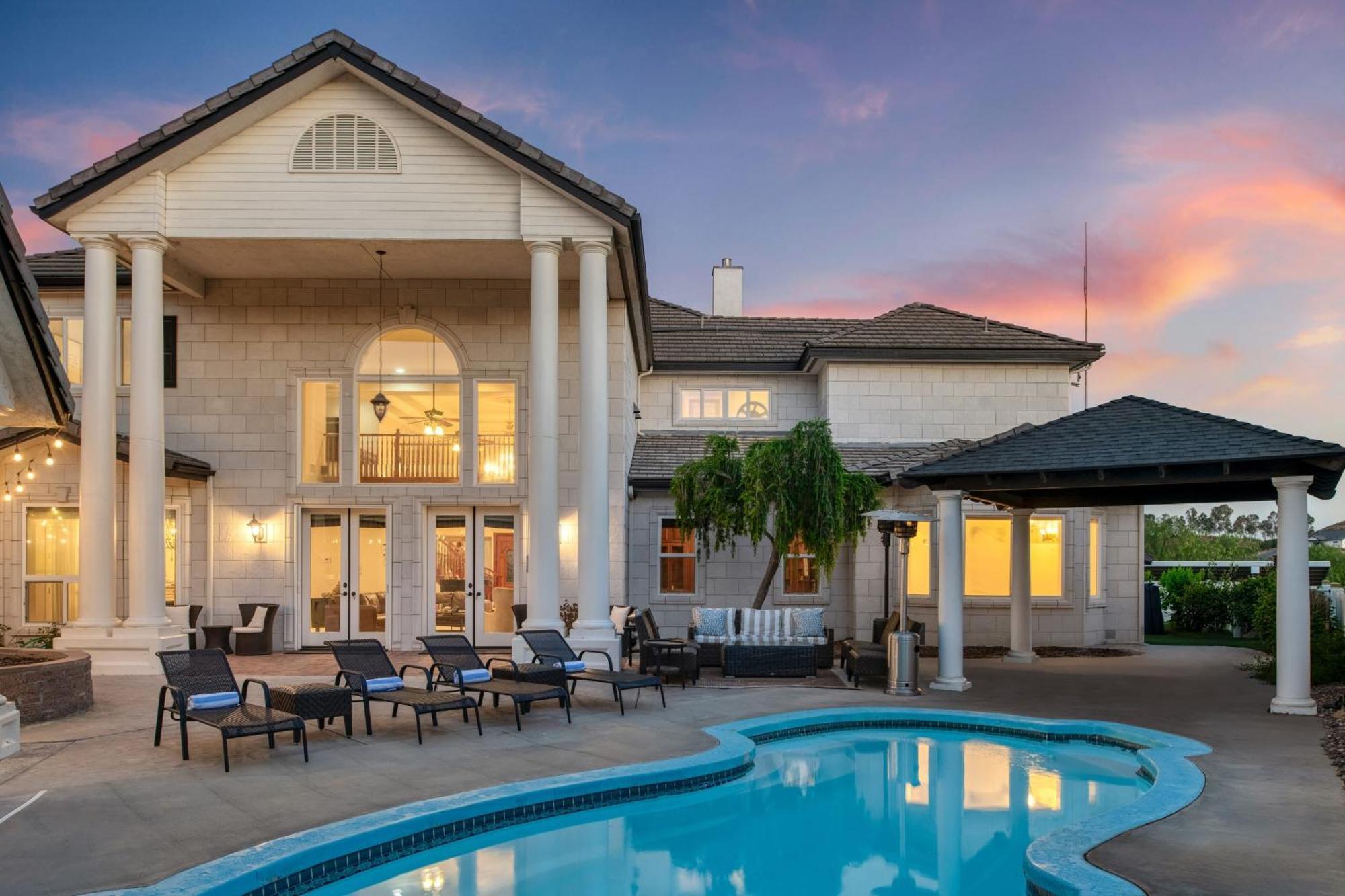 Grand Contento By Avantstay Extraordinary Estate W Pool Hot Tub Movie Room Temecula Exteriér fotografie