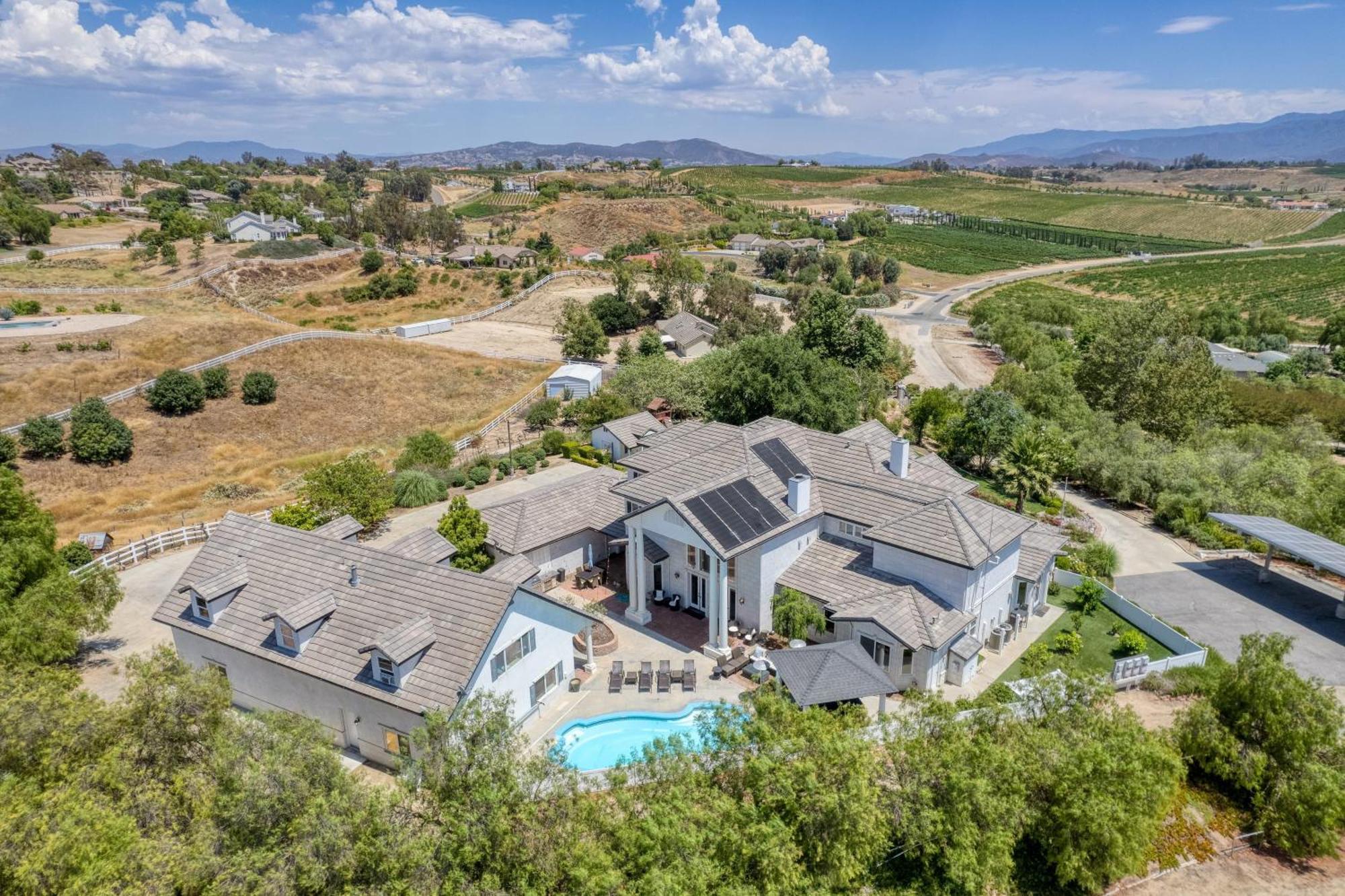 Grand Contento By Avantstay Extraordinary Estate W Pool Hot Tub Movie Room Temecula Exteriér fotografie